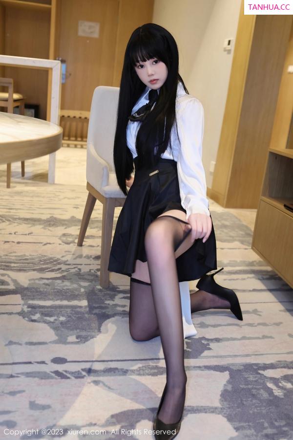   [XiuRen]高清写真图 2023.05.06 No.6685 早川京子 黑丝美腿第14张图片